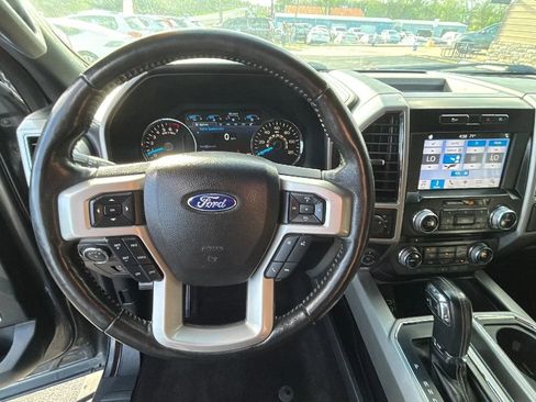 Used 2017 Ford F150 Lariat w/ Equipment Group 502A Luxury image 8