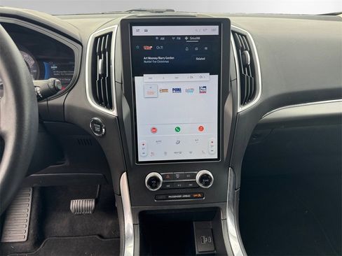 Certified 2024 Ford Edge Titanium image 11