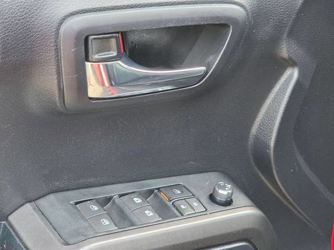 Used 2017 Toyota Tacoma TRD Pro AWD/4WD image 13
