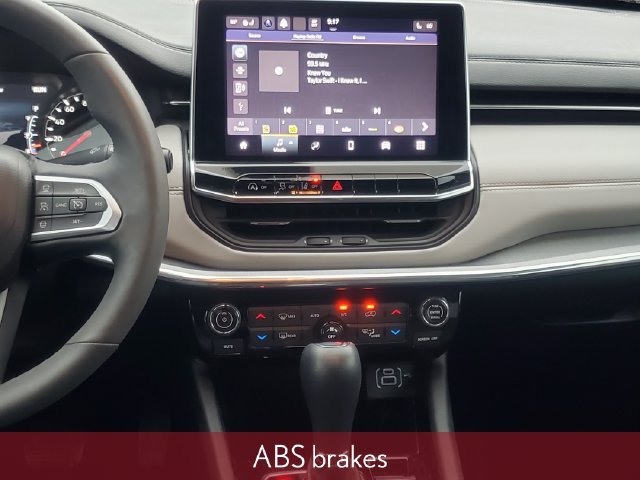 Used 2023 Jeep Compass Limited AWD/4WD image 29