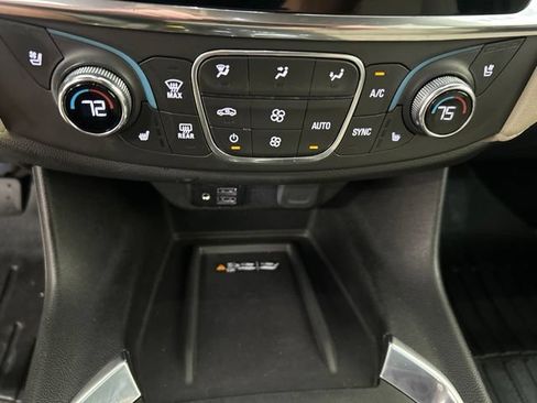 Used 2023 Chevrolet Traverse Premier AWD/4WD image 14