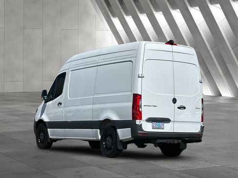 Used 2025 Mercedes-Benz Sprinter 2500 image 6