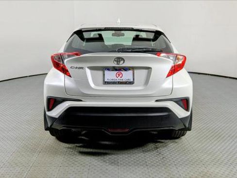 Used 2018 Toyota C-HR XLE image 6