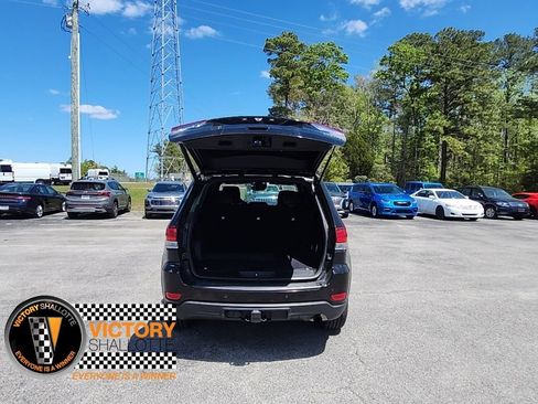 Certified 2022 Jeep Grand Cherokee Laredo X image 26