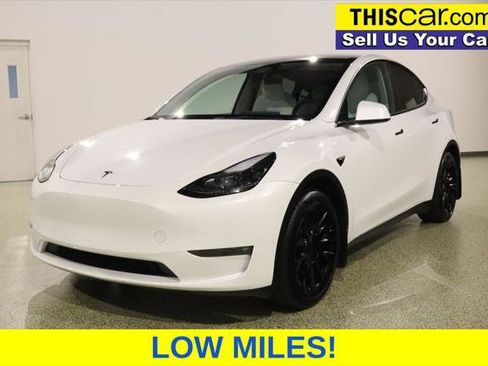 Used 2023 Tesla Model Y Long Range AWD/4WD image 3