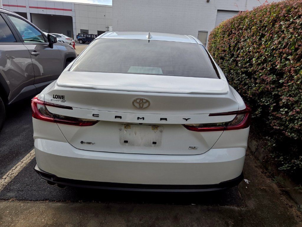 Used 2025 Toyota Camry SE FWD image 8