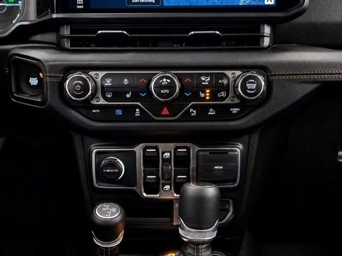 Used 2024 Jeep Wrangler Unlimited Sahara w/ Dual Top Group AWD/4WD image 23