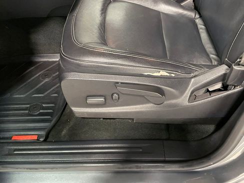 Used 2018 GMC Canyon SLT w/ Driver Alert Package image 19