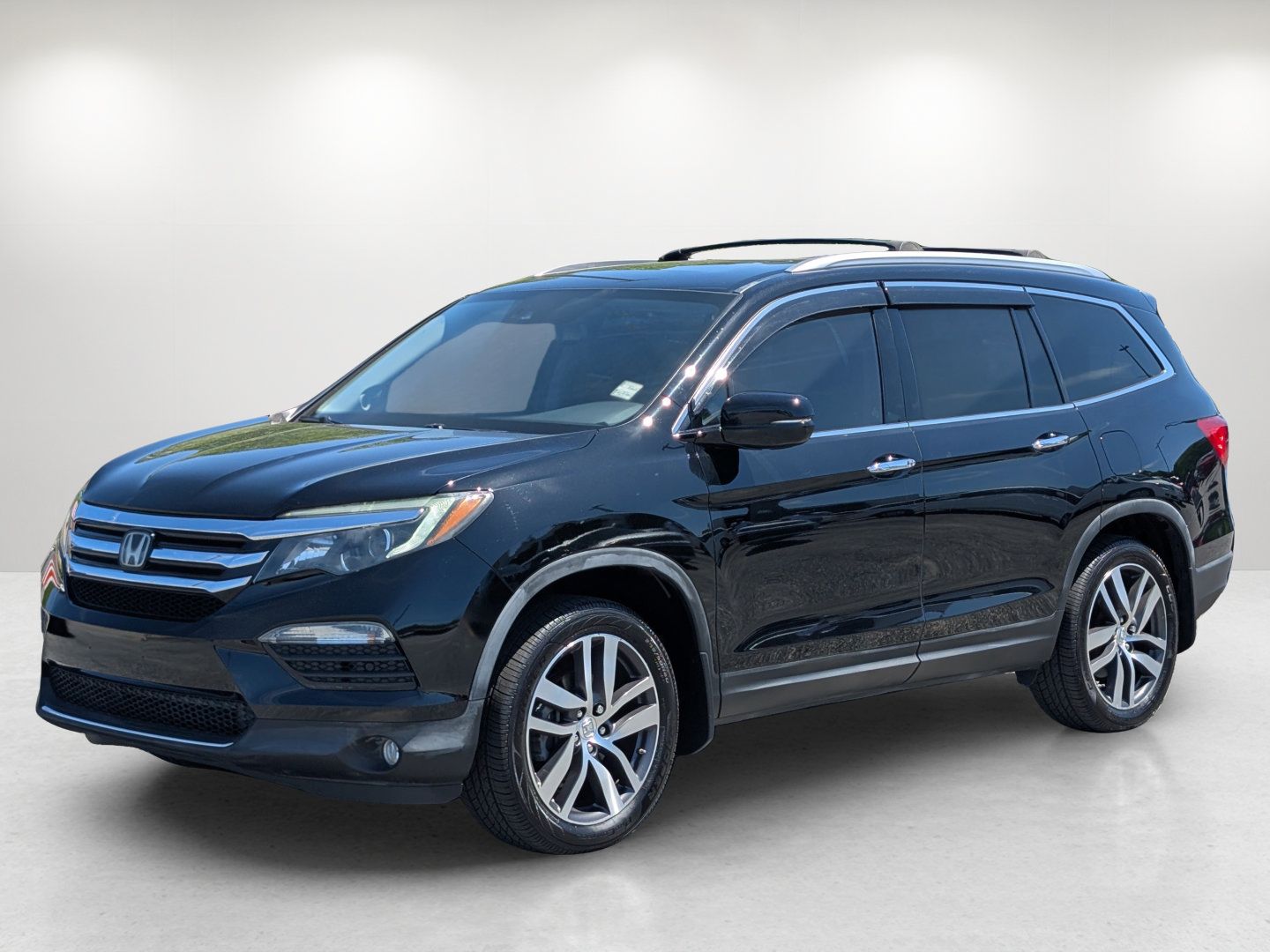 Used 2017 Honda Pilot Elite image 1