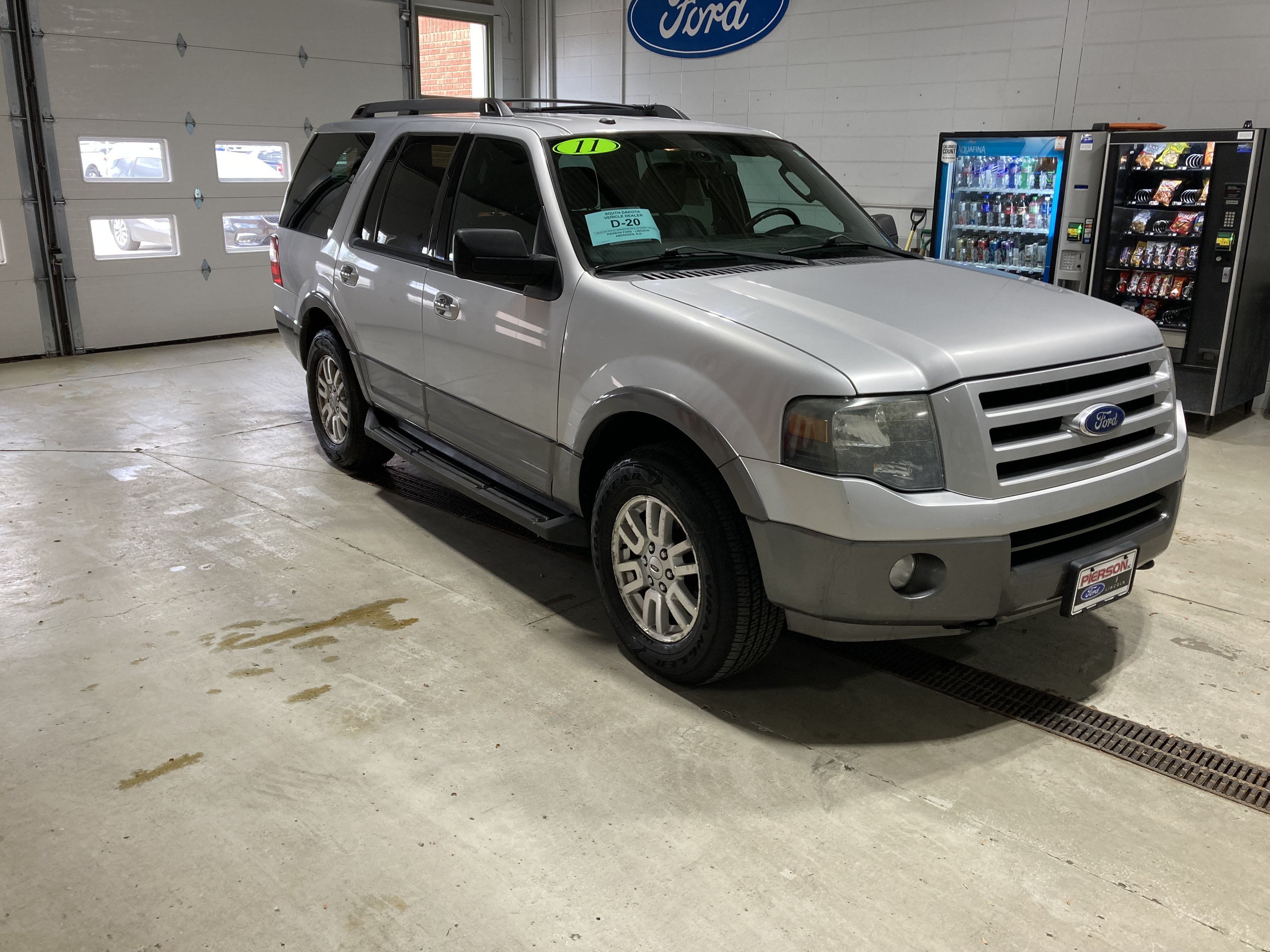 Used 2011 Ford Expedition XLT w/ 202A Rapid Spec Order Code AWD/4WD image 3