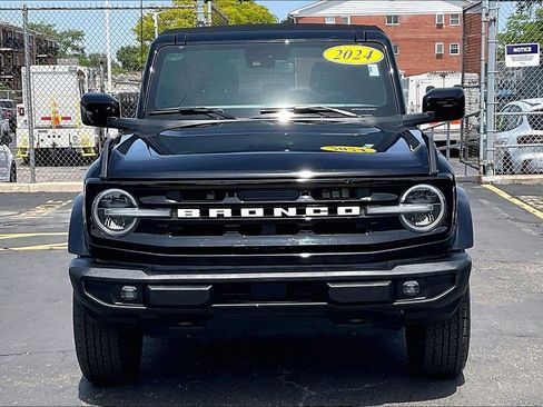Used 2024 Ford Bronco Outer Banks AWD/4WD image 2