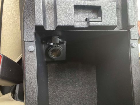 Used 2020 Subaru Outback Premium image 23