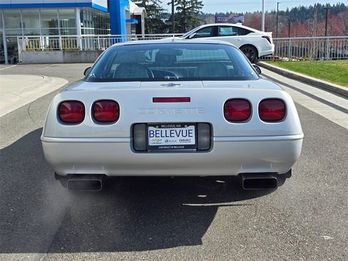 Used 1996 Chevrolet Corvette Coupe image 4