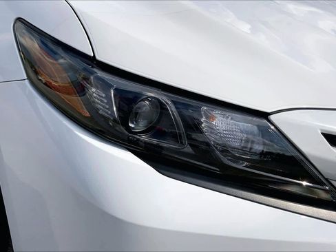 Used 2023 Toyota Camry SE image 26