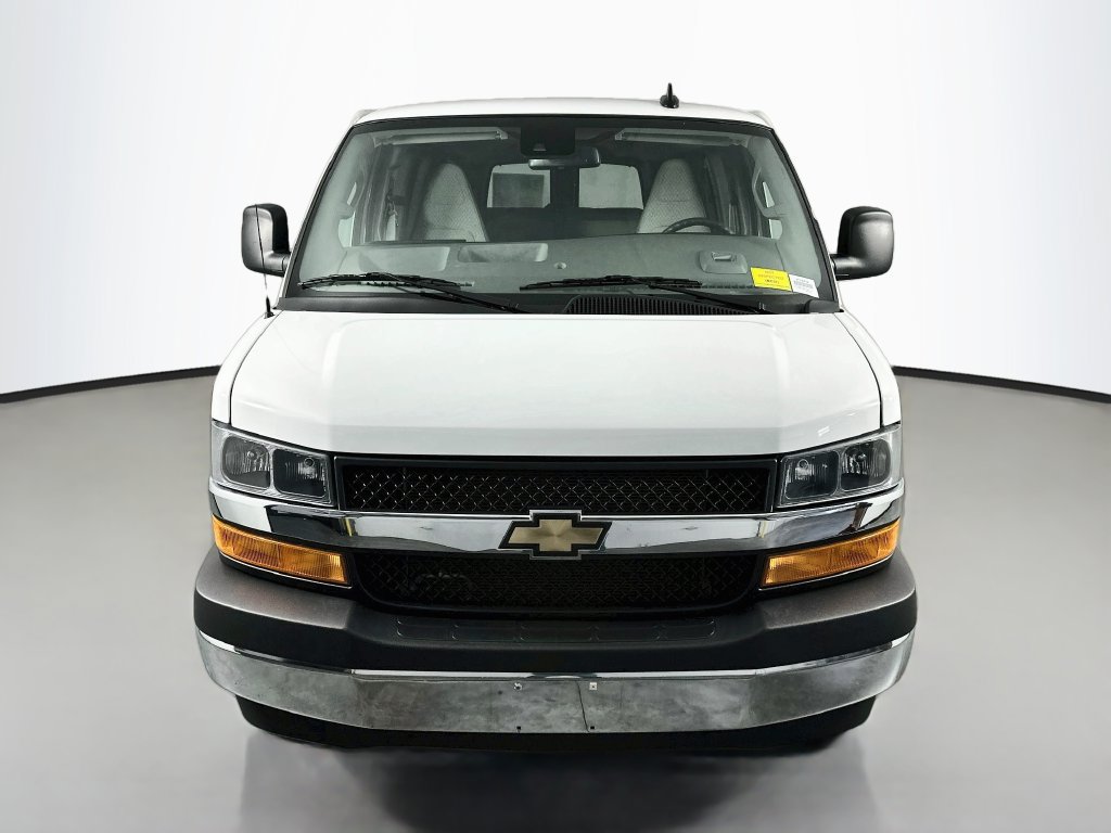 Used 2025 Chevrolet Express 3500 LT w/ LT Preferred Equipment Group RWD image 2