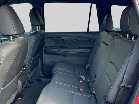 Certified 2025 Honda Passport EX-L image 9