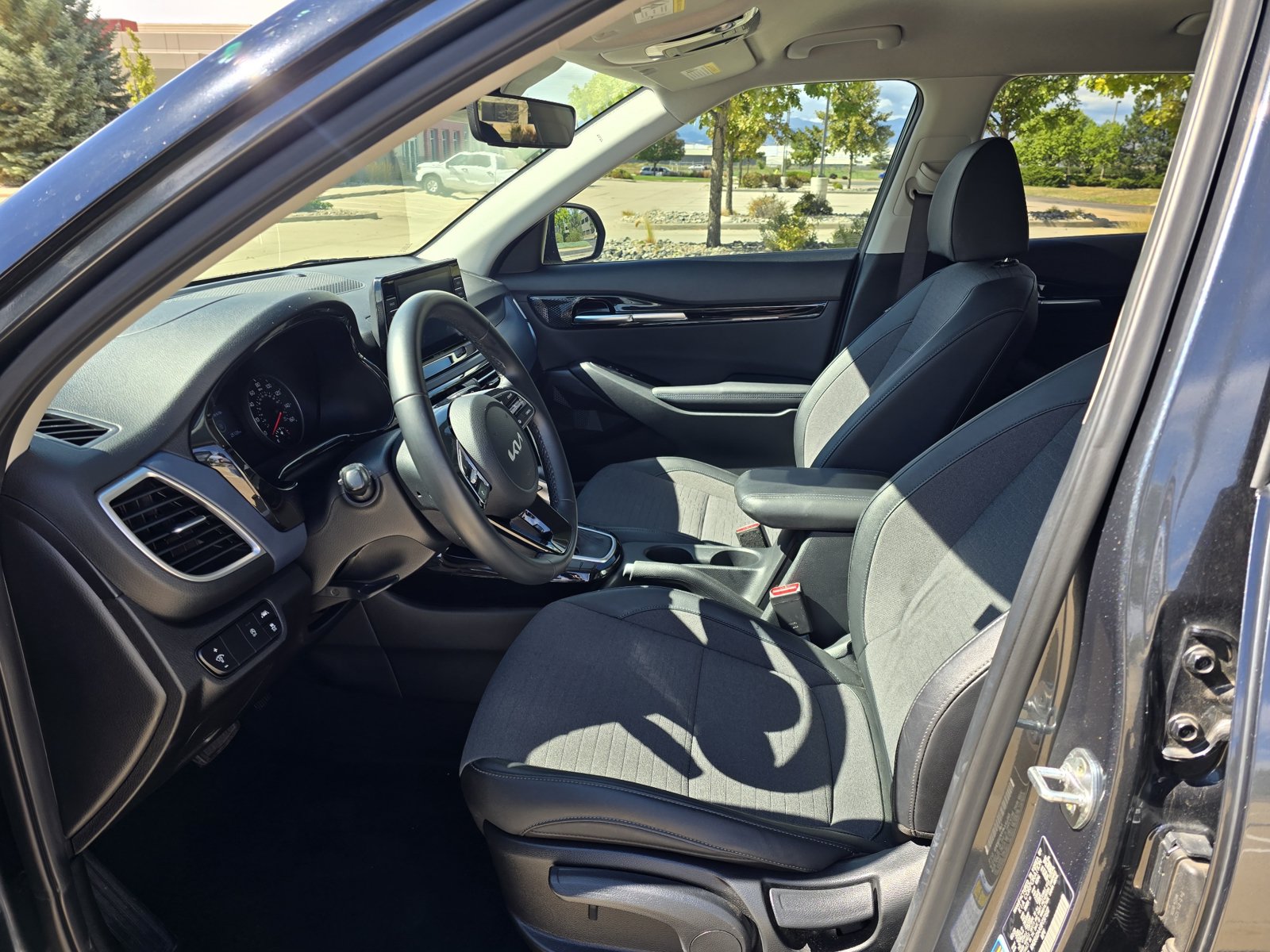 Used 2023 Kia Seltos S FWD image 12