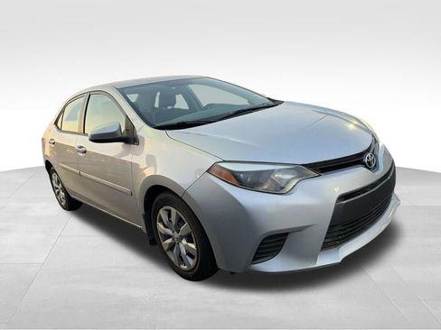 Used 2015 Toyota Corolla LE image 3