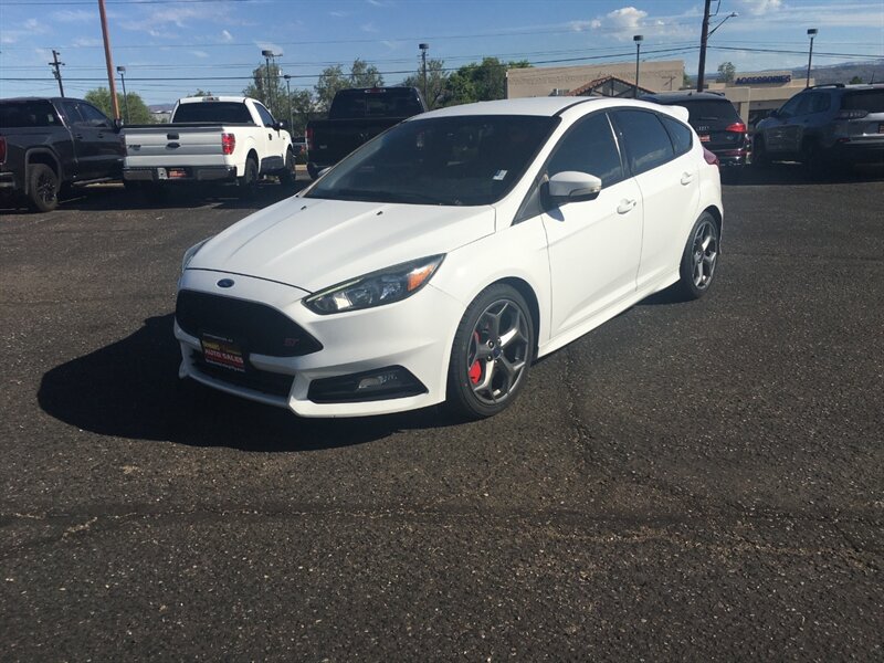 Used 2017 Ford Focus ST FWD image 1