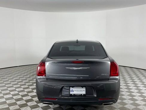Used 2019 Chrysler 300 S image 6