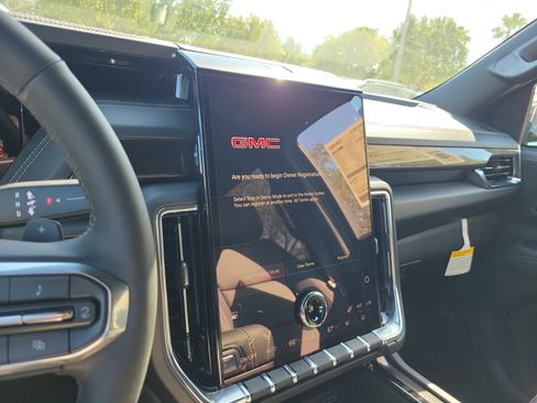 New 2026 GMC Yukon XL Elevation image 12