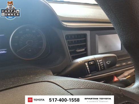 Used 2020 Hyundai Elantra SE FWD image 23