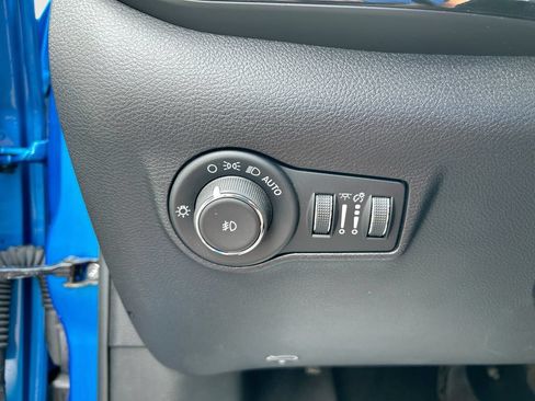 Used 2025 Jeep Compass Trailhawk AWD/4WD image 21