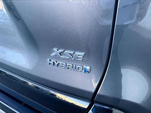 Used 2022 Toyota RAV4 XSE image 10