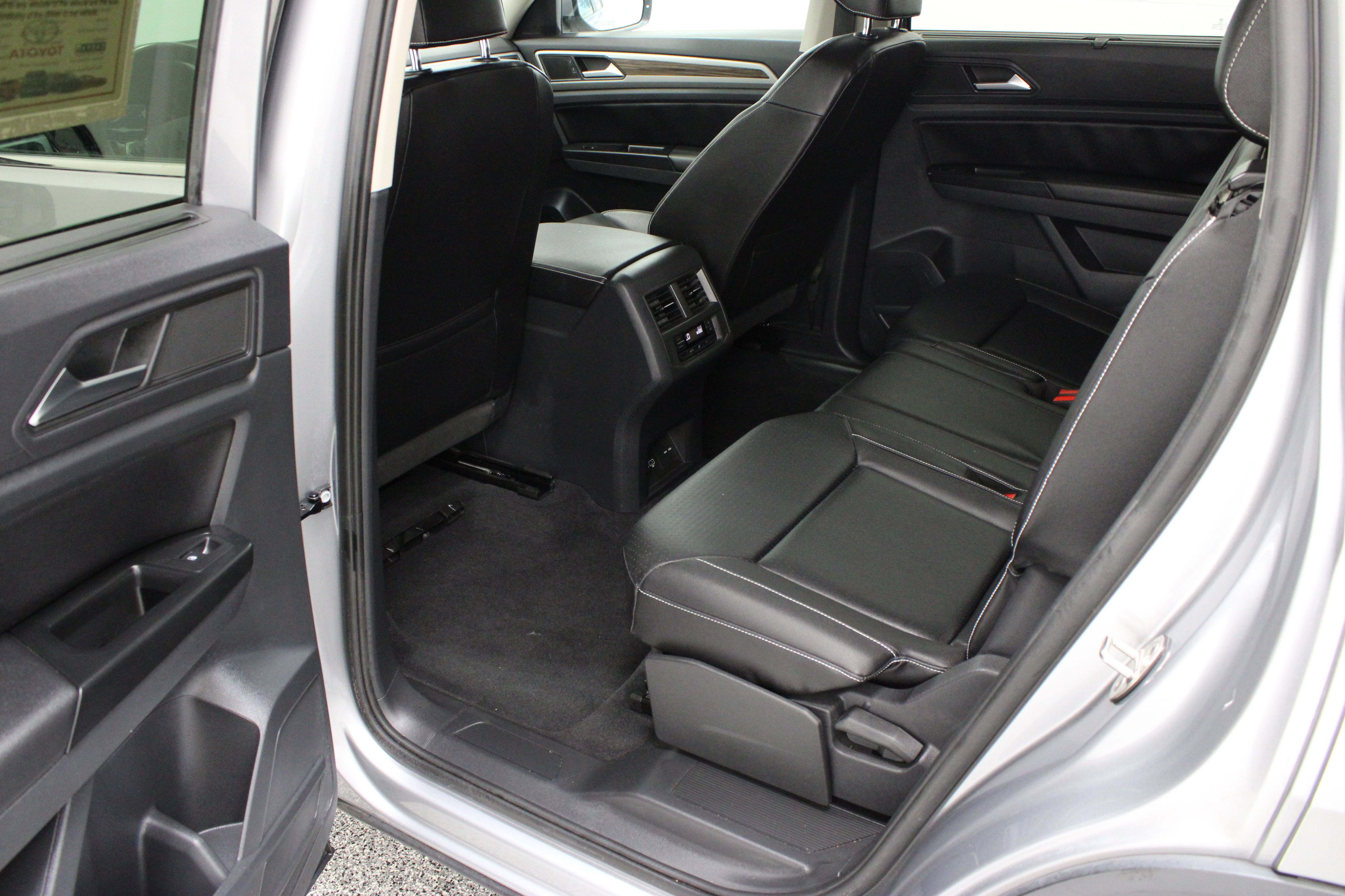 Used 2021 Volkswagen Atlas SE FWD image 28