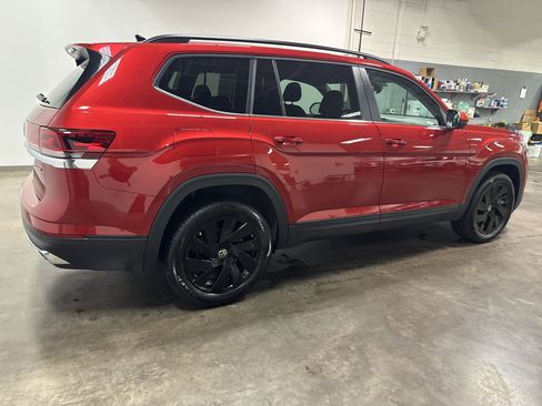 New 2025 Volkswagen Atlas SE image 3