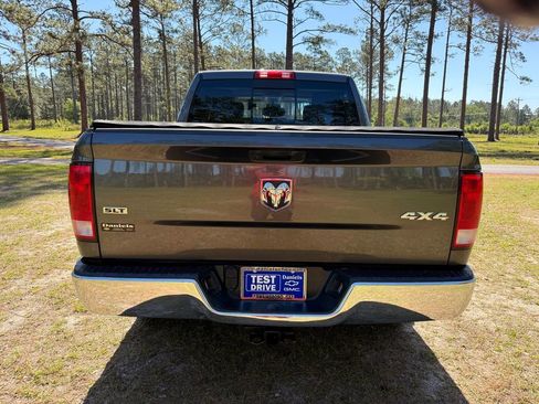 Used 2019 RAM 1500 Classic SLT AWD/4WD image 4