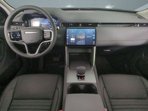 Used 2025 Land Rover Discovery Sport S image 4