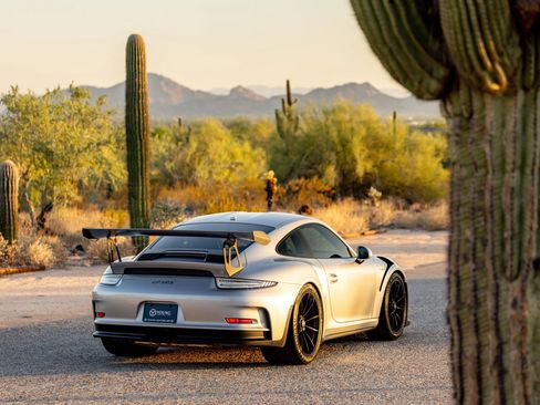 Used 2016 Porsche 911 GT3 RS image 10