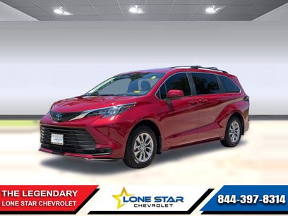 Used 2025 Toyota Sienna LE