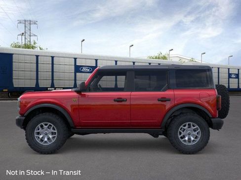 New 2025 Ford Bronco Badlands image 3