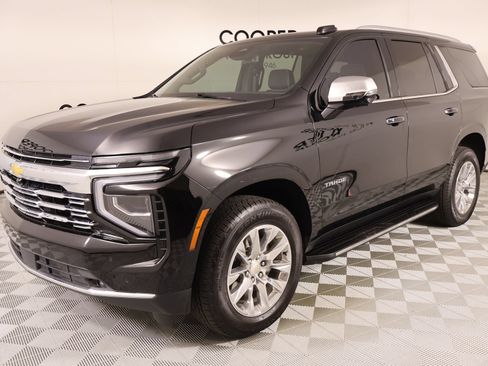 Used 2025 Chevrolet Tahoe Premier AWD/4WD image 12
