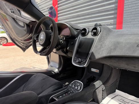 Used 2019 McLaren 600LT RWD image 37