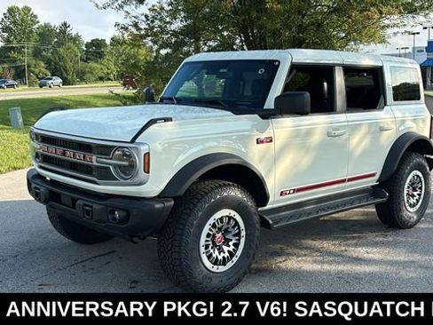 New 2026 Ford Bronco Outer Banks w/ Sasquatch Package AWD/4WD image 3