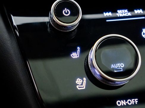 Used 2023 INFINITI QX60 Sensory w/ Cargo Package AWD/4WD image 29
