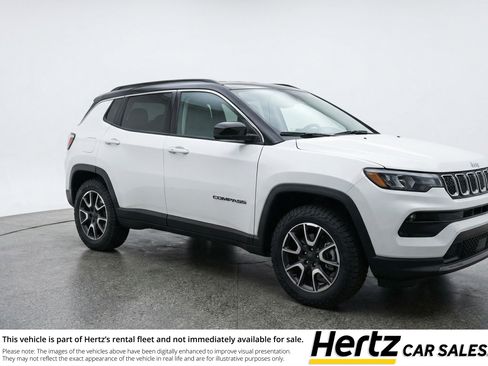 Used 2025 Jeep Compass Trailhawk AWD/4WD image 1