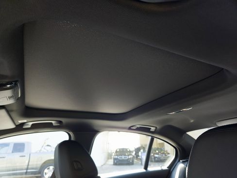 Used 2021 BMW 330i Sedan w/ Premium Package image 20