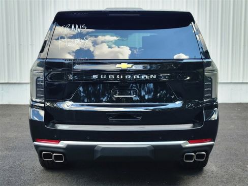 New 2025 Chevrolet Suburban High Country image 4