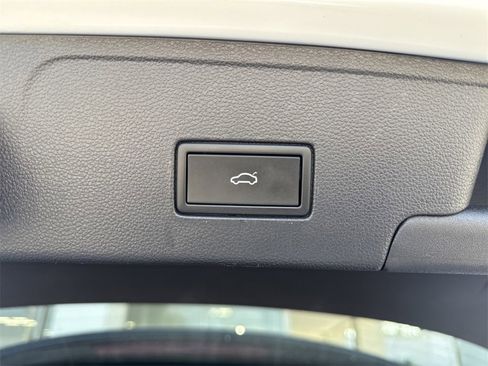 Certified 2024 Volkswagen Atlas Cross Sport SEL R-Line image 33