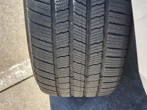 Used 2021 GMC Yukon SLT w/ SLT Premium Package image 11