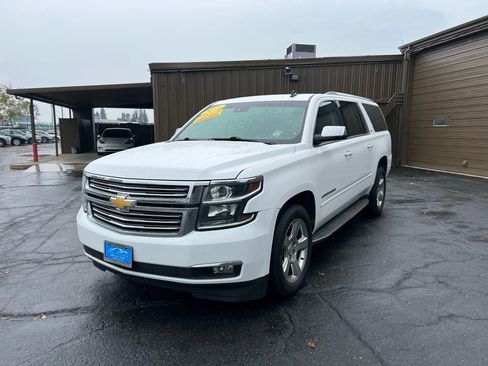 Used 2015 Chevrolet Suburban LTZ image 3