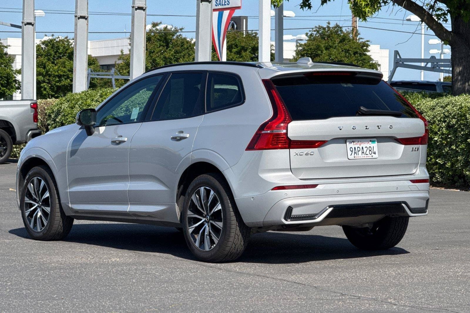 Used 2023 Volvo XC60 B5 Plus AWD/4WD image 6