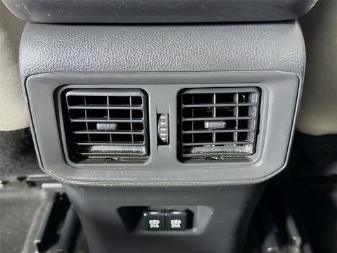 Used 2019 Toyota RAV4 XLE w/ Convenience Package FWD image 26