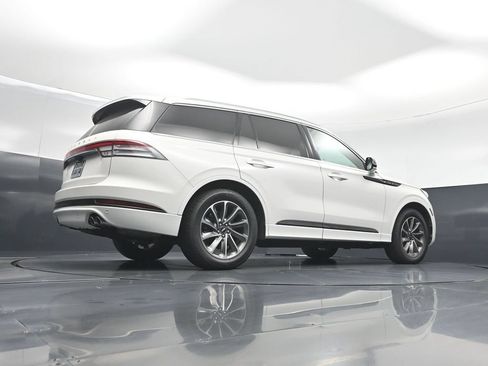Used 2020 Lincoln Aviator Grand Touring w/ Elements Package Plus AWD/4WD image 47