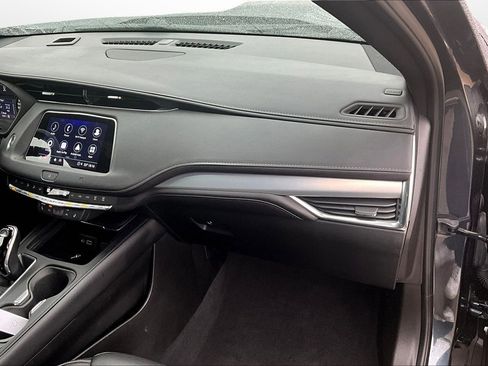 Used 2021 Cadillac XT4 Premium Luxury image 21