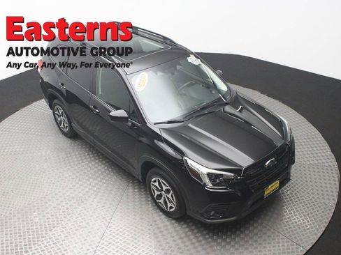 Used 2022 Subaru Forester Premium image 3